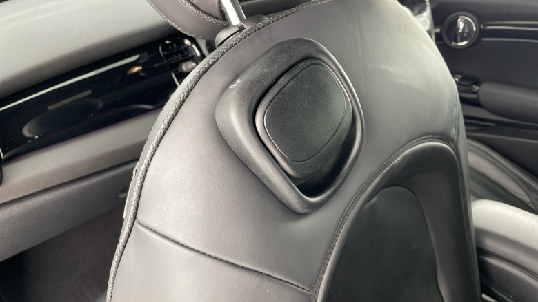 MINI Hatchback 135kW Cooper S Level 3 33kWh 3dr Auto Electric Hatchback